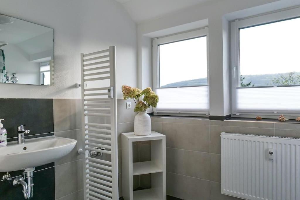 Wunderschoene Ferienwohnung Mit Balkon In Aue Aue  Exterior photo